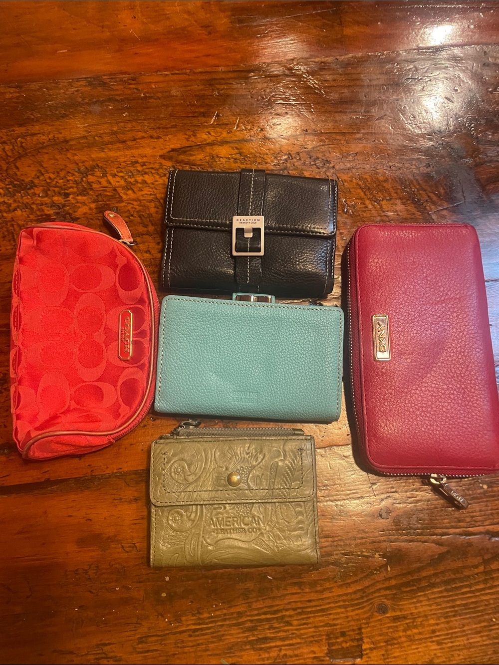 Lot of 4 wallets and coach cosmetic case Mint !